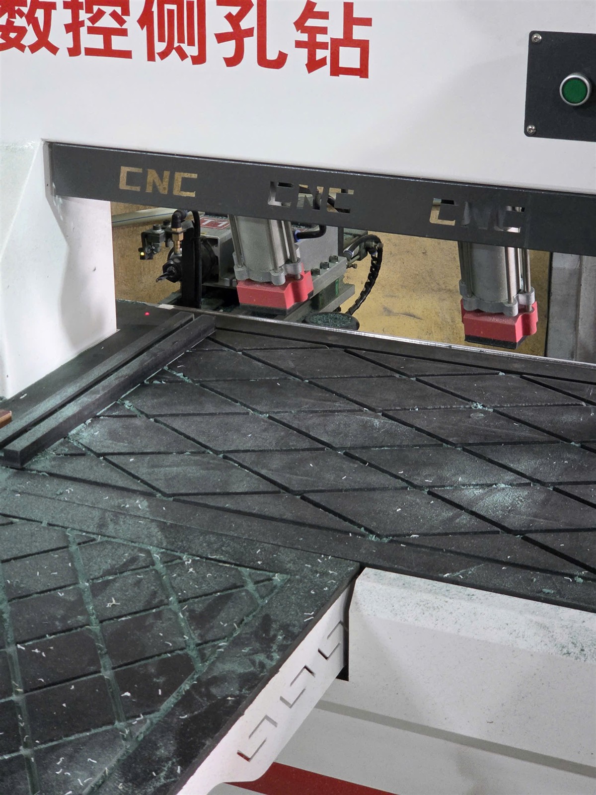 Máy CNC khoan